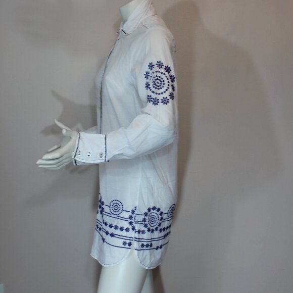 Tommy Bahama white  embroidered blue  button up long blouse tunic size small - Picture 2 of 8